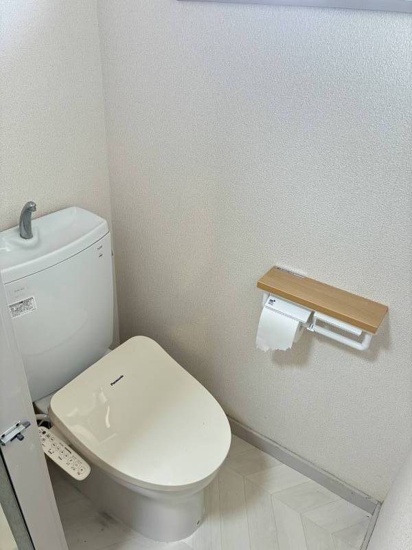 シンプルなトイレ
