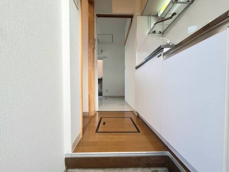 玄関から見た図、１K