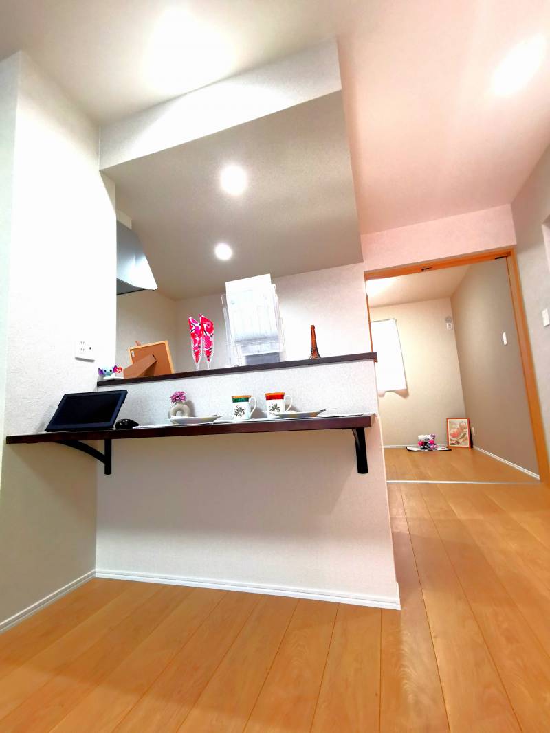 作業台としても使える多機能型キッチンカウンター♪