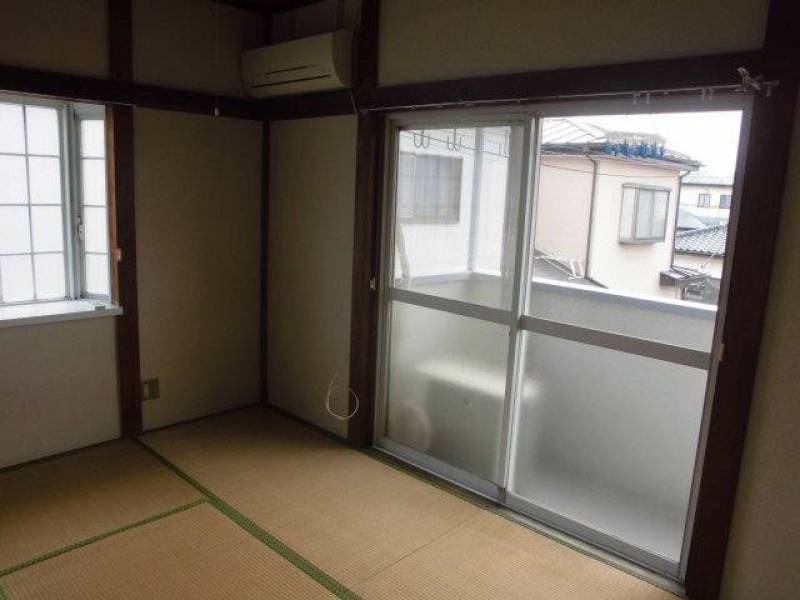 居室は角部屋2方向に窓があります。
