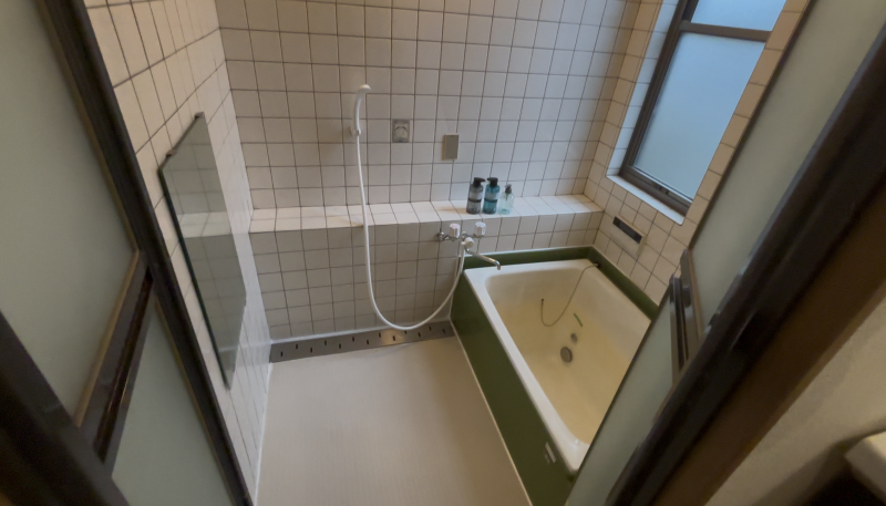 浴室は床をリニューアル♪