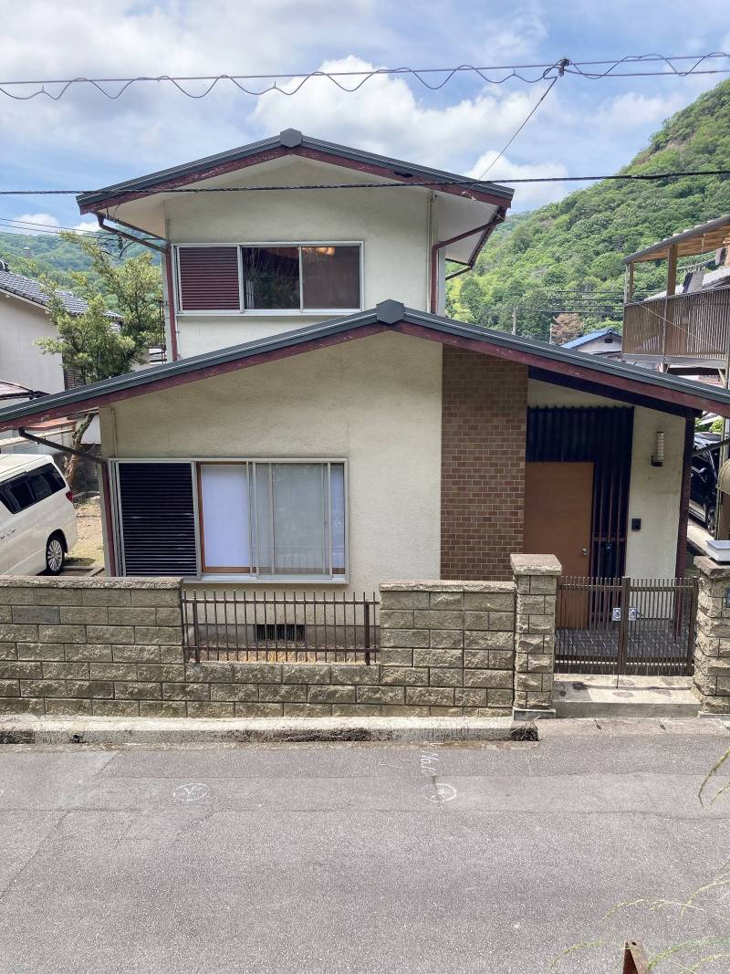 前面道路はほとんど車の往来なし