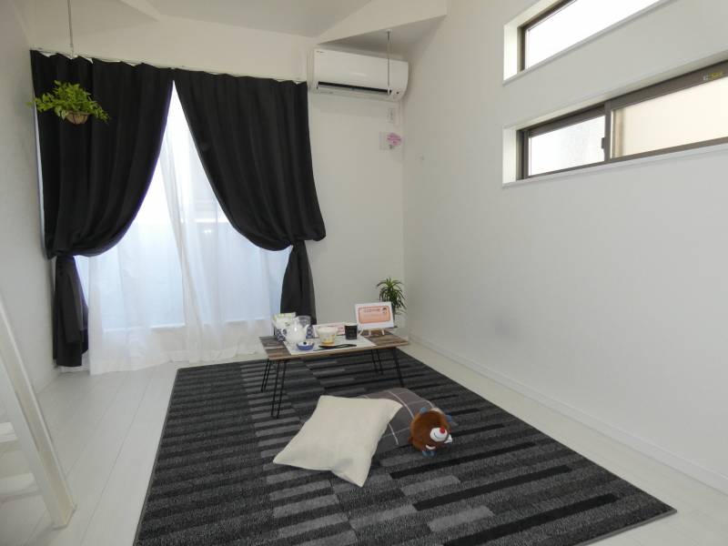 ２面採光の明るいお部屋です。