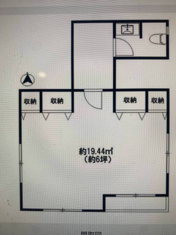 窓多く緑多く、閑静なスペース。周りには高い建物もない