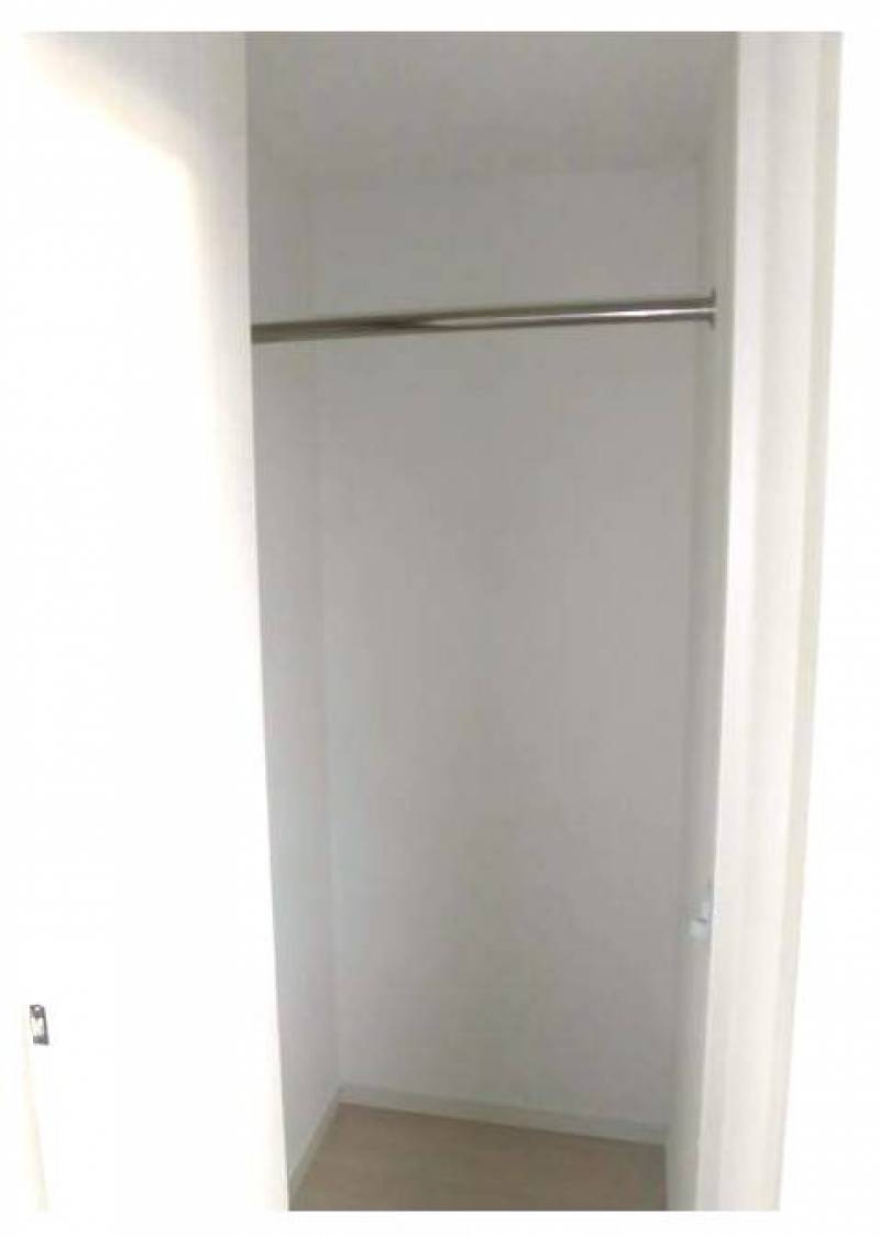 クローゼット付で部屋の中がスッキリ片付きますよ♫