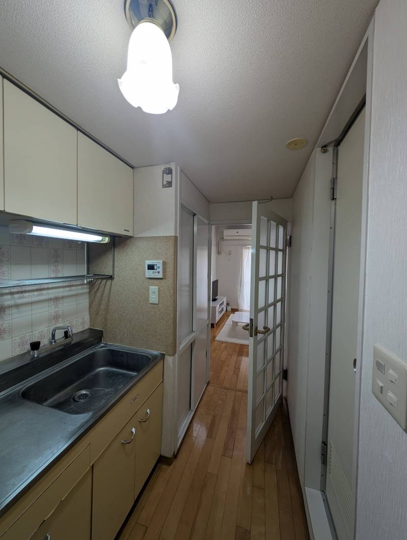 キッチンは新品に変更します