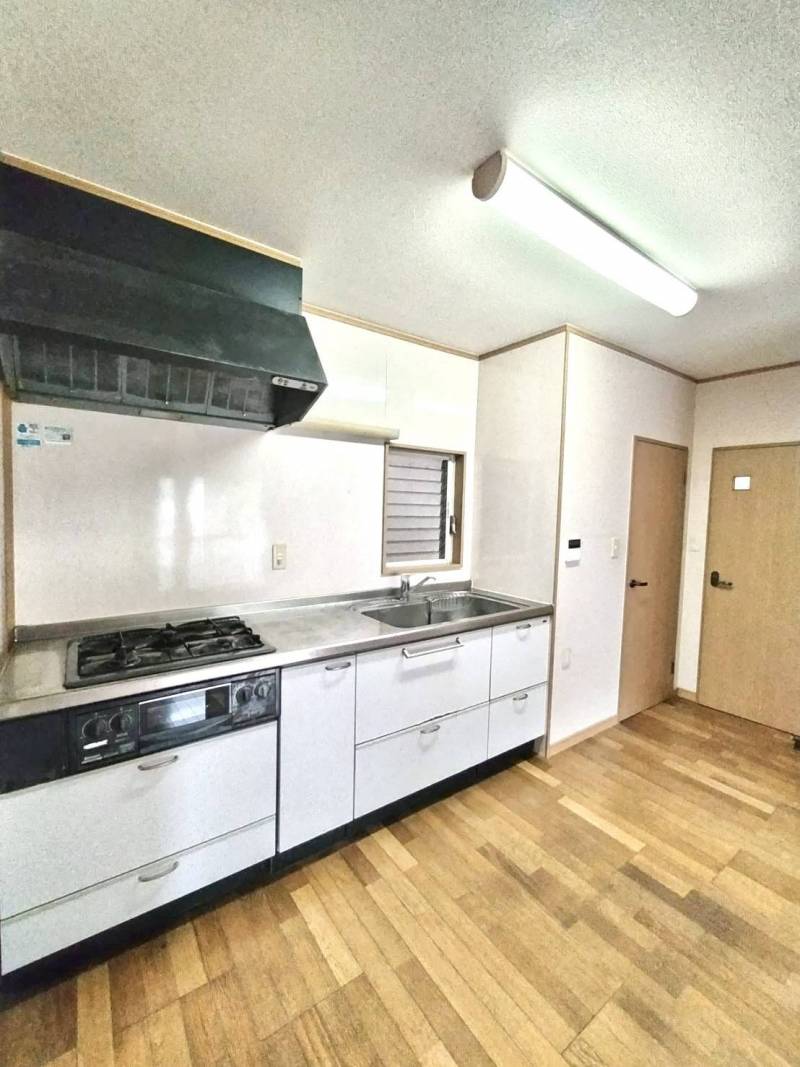 ご近所のアパートと比べてみてください☆★