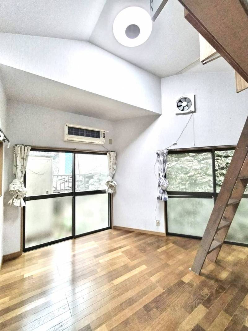 勉強部屋・寝室です