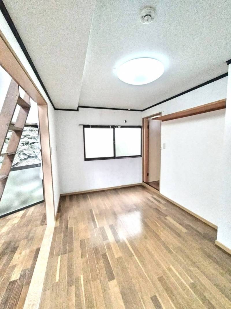 勉強部屋・寝室（エアコン新設済み）です