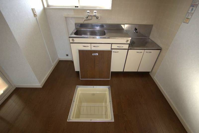 DK　収納庫付き