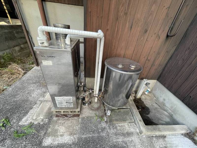 お湯を作るのは灯油になります。