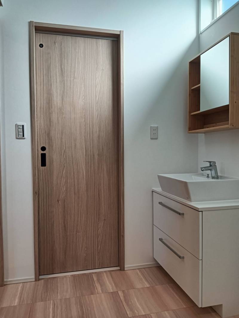 洗面からトイレ　ランドリーパイプ付☆☆☆