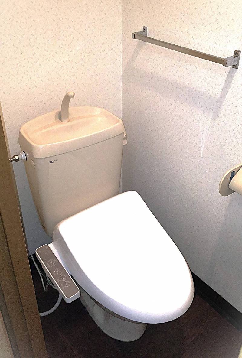 温水洗浄機能付き「トイレ」