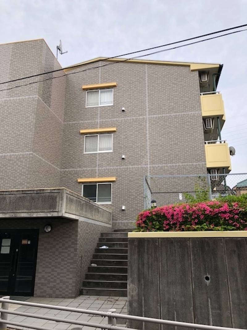 3階建/1階