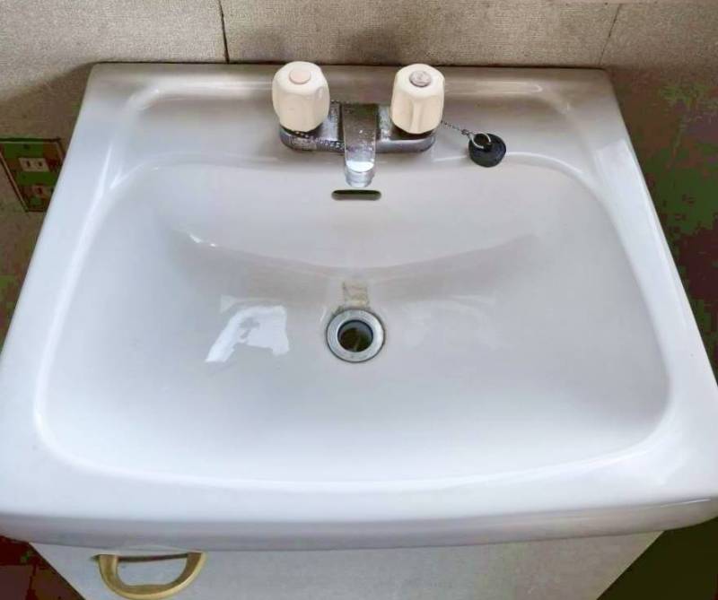 独立洗面台は綺麗に清掃済みです。