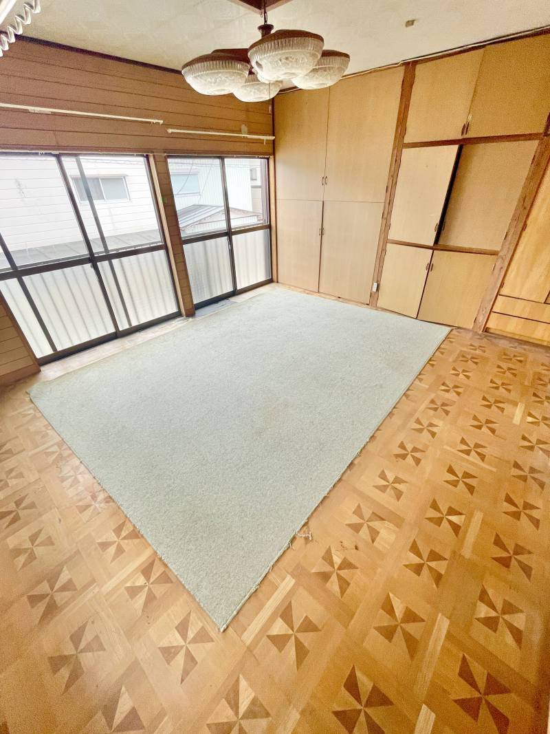 ２階洋室は広さも収納もたっぷりです。