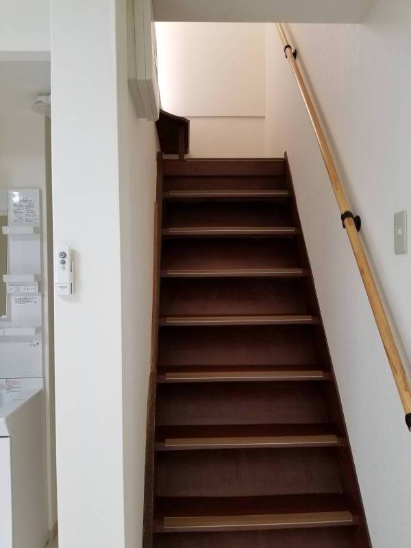 手すり付き階段