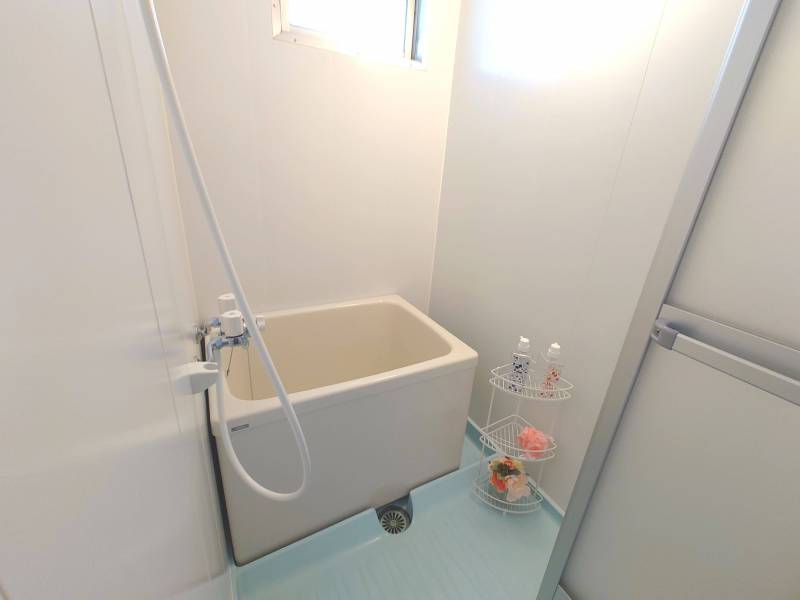 浴槽新品♪
トイレ別です。