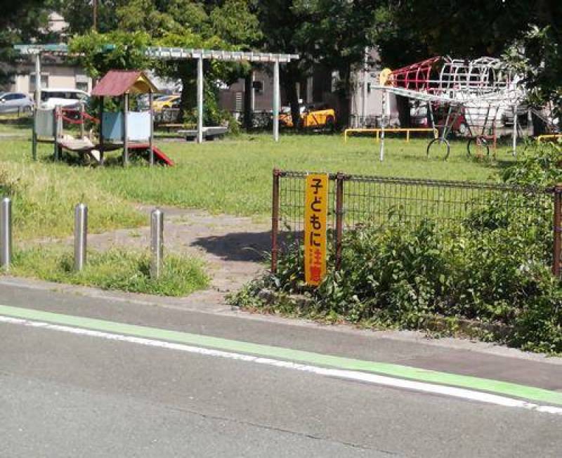 家の前（南）が公園。日当たり抜群！