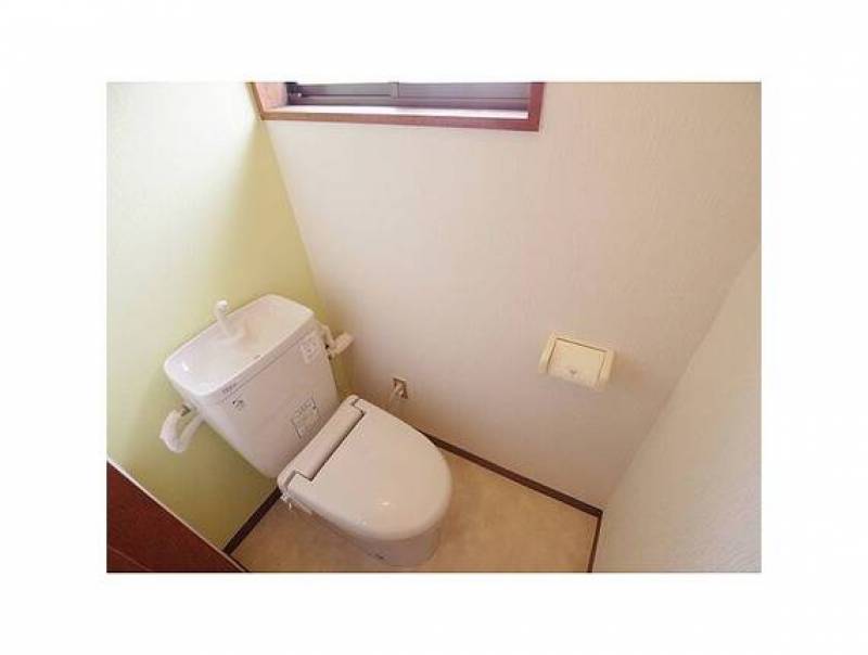 トイレは暖房便座になっています。
