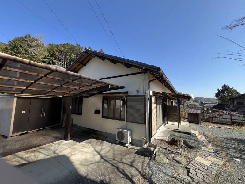 人気の平屋で大型物置付きですよー