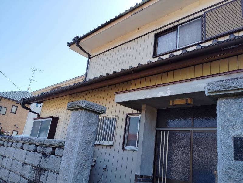 しっかりした作りの塀と門！
バイク、自転車置けます！
