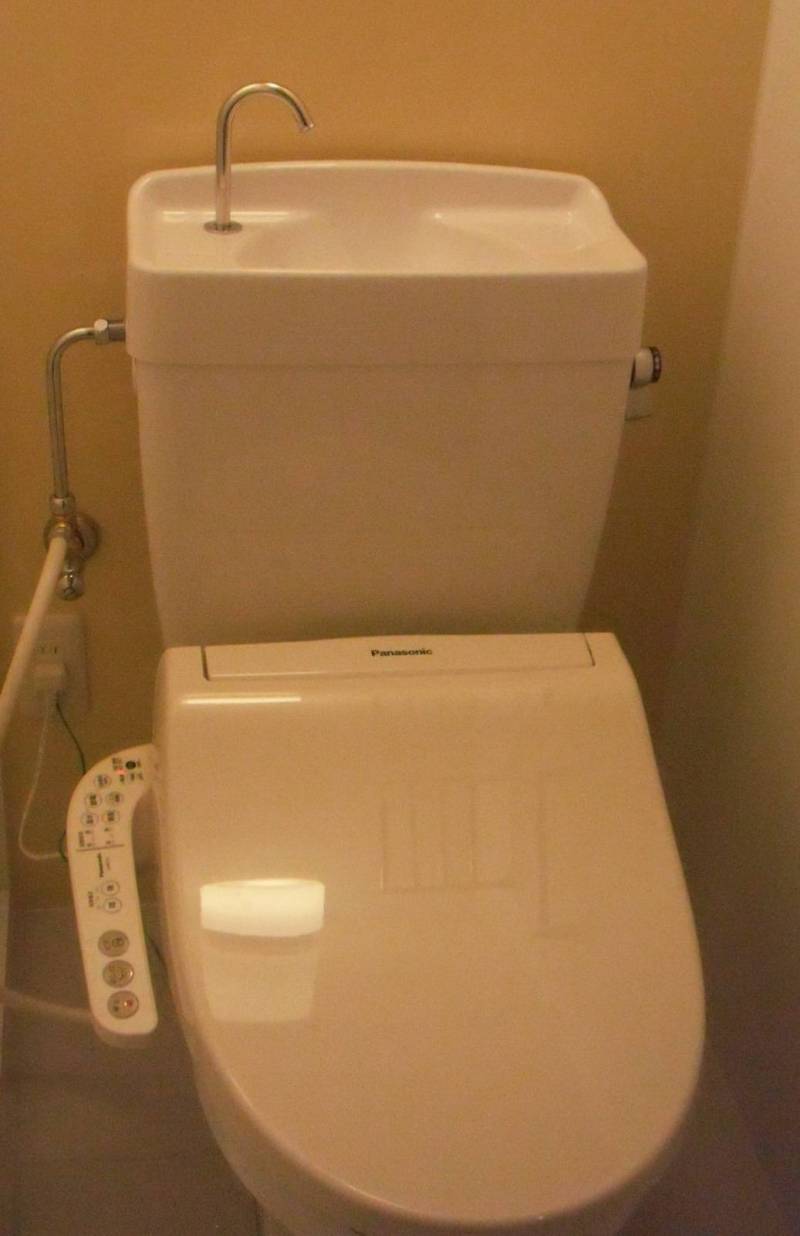 トイレ(温水洗浄便座付)
(2019年９月リフォーム)