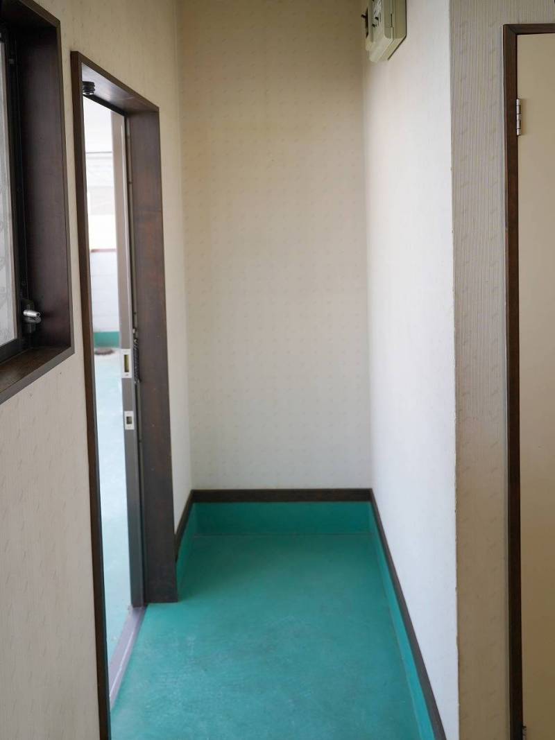 玄関は十分な広さがあり、たくさんの靴が置けます。