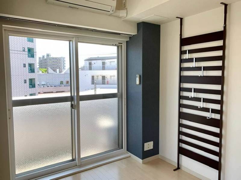 フック付き収納でおしゃれに！