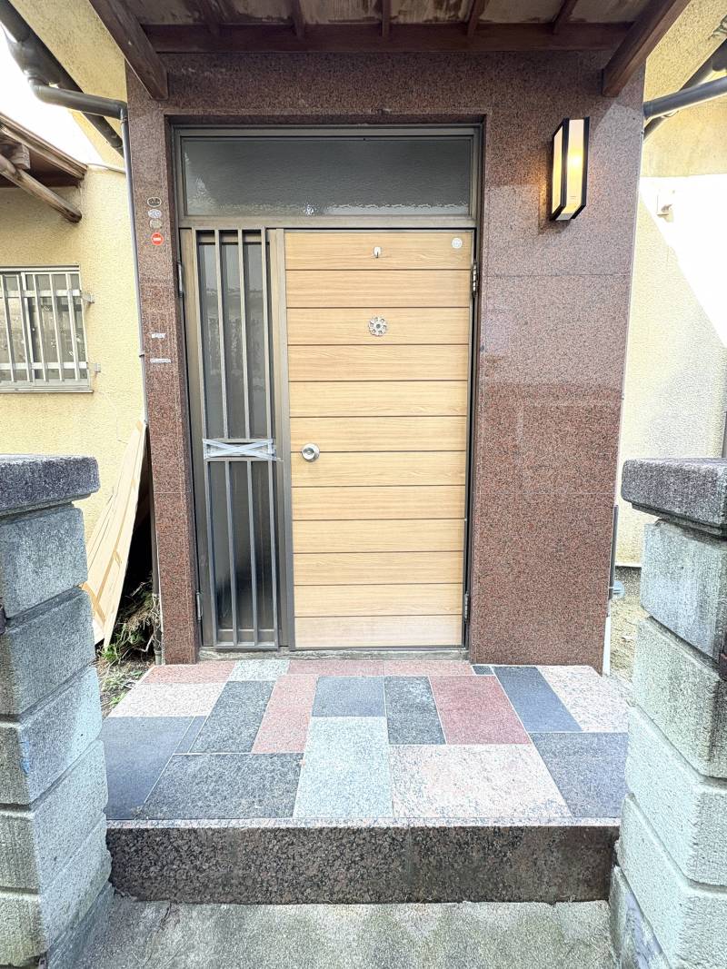 落ち着いた玄関です