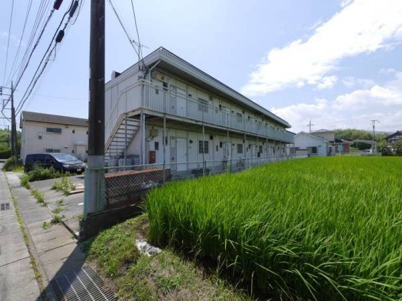 玄関側です