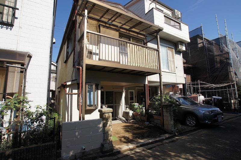 小形普通車まで止められます。