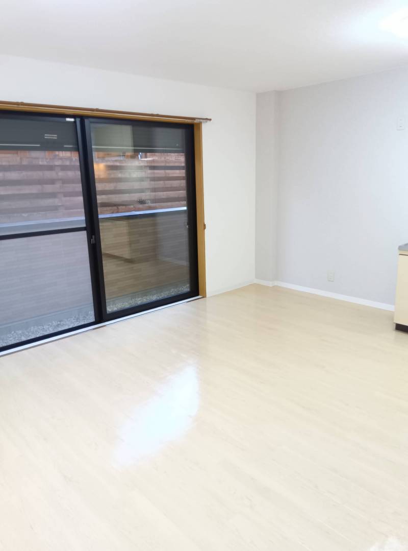 白基調の明るい内装です♪