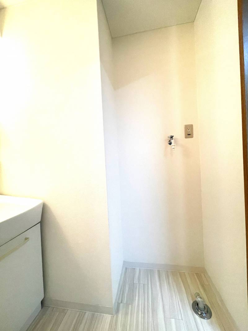 使いやすい位置の室内洗濯機置き場で便利
