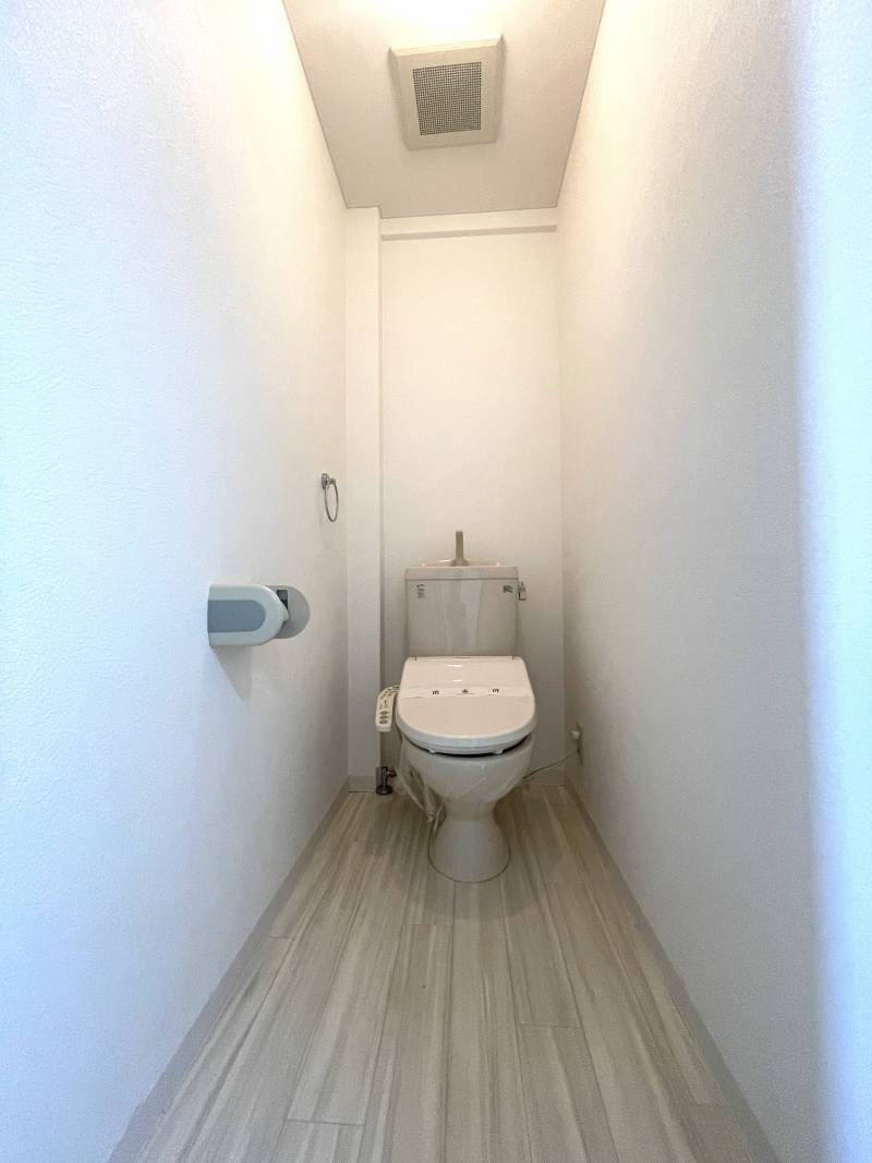 清潔感のあるシンプルで使いやすいトイレ
