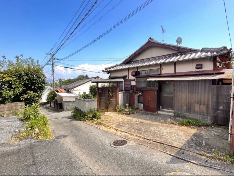 駐車場有り！お部屋広々♪