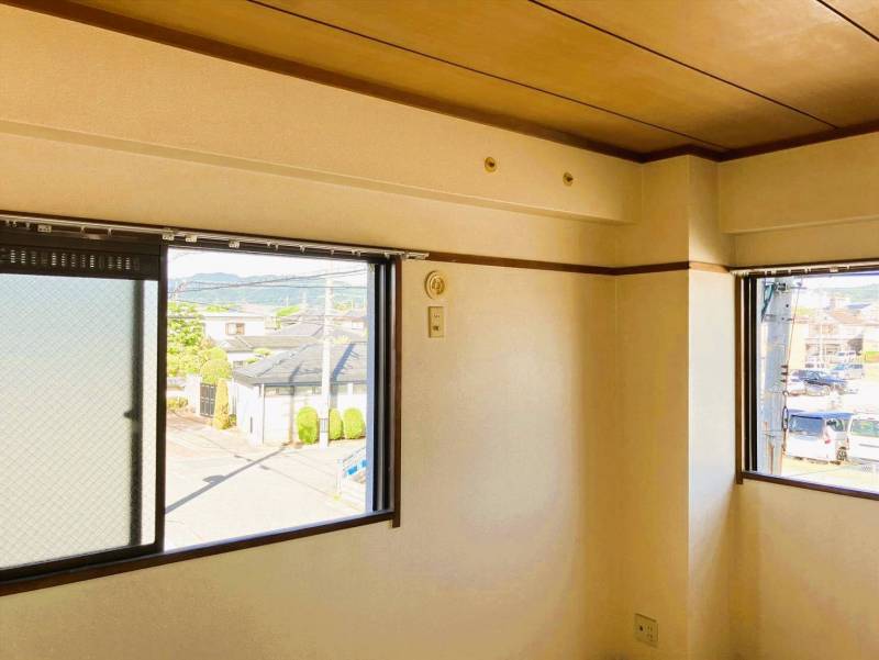 角部屋で明るいですよ
