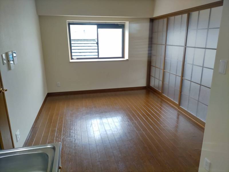 ﾀﾞｲﾆﾝｸﾞ、日当たり良好です。