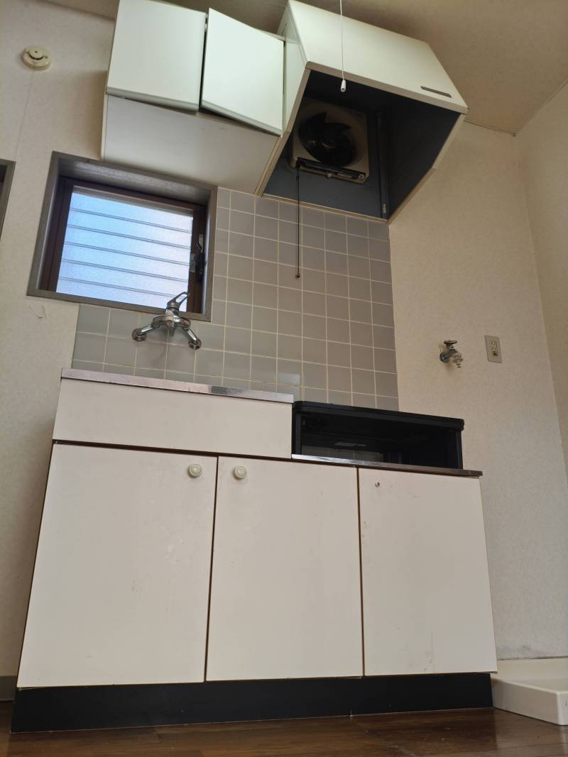 窓付きキッチン
明るさが際立つ