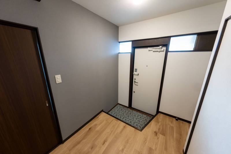 ダブルロックキー付玄関ドア