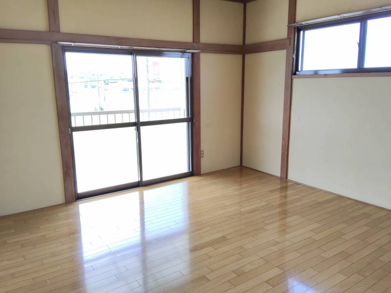 ２階西側の洋室です。