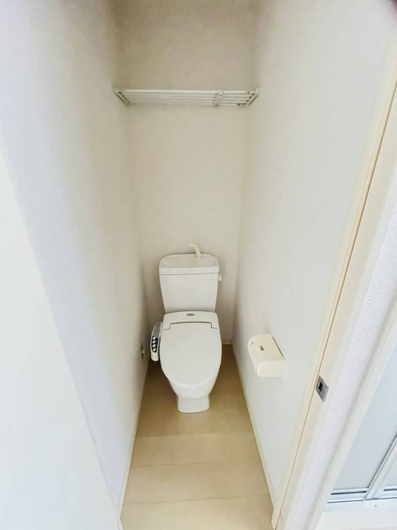 棚付、温水清浄トイレ