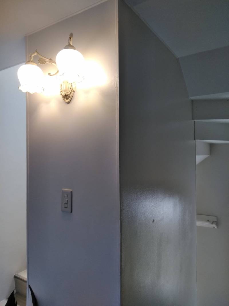 ２階共有廊下　灯り