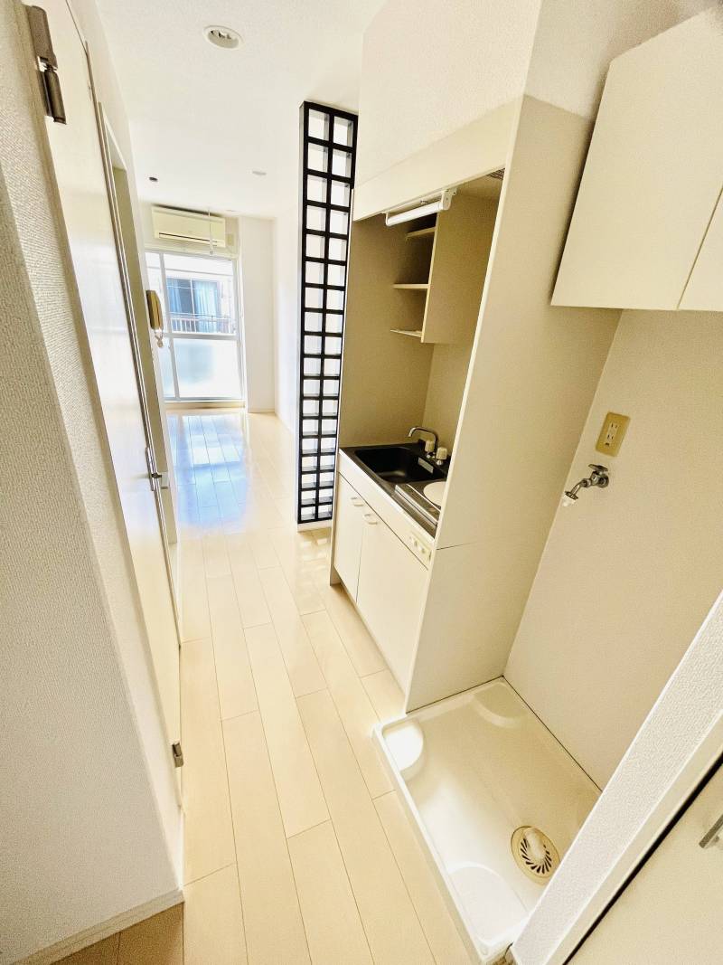 室内洗濯機置場、システムキッチン、廊下