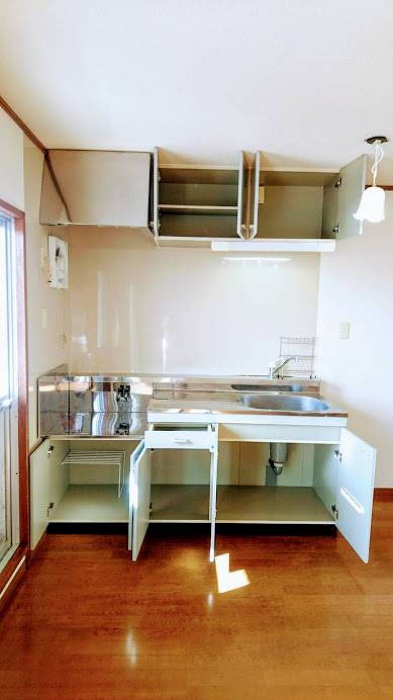 収納力たっぷり！食器棚いらないかも！