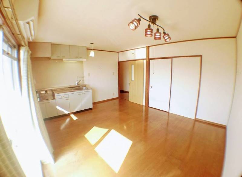 エアコンあり！日当たりが良く快適なリビングです！