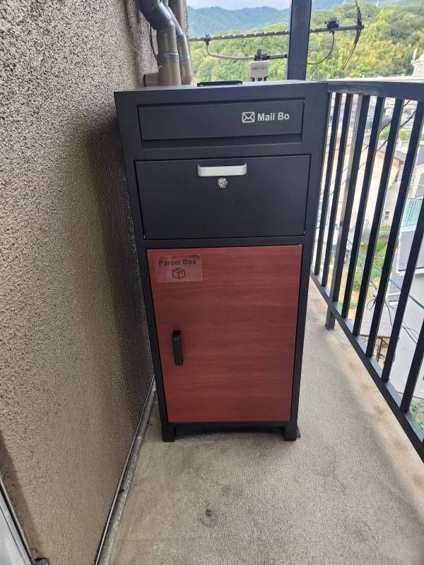 専用の宅配ボックス付きです。