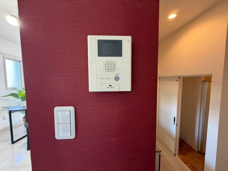 インターフォンもありインターネットも無料です