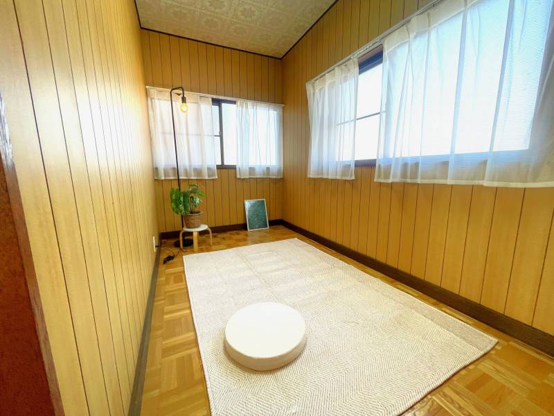 2階書斎　全室2面採光で明るい