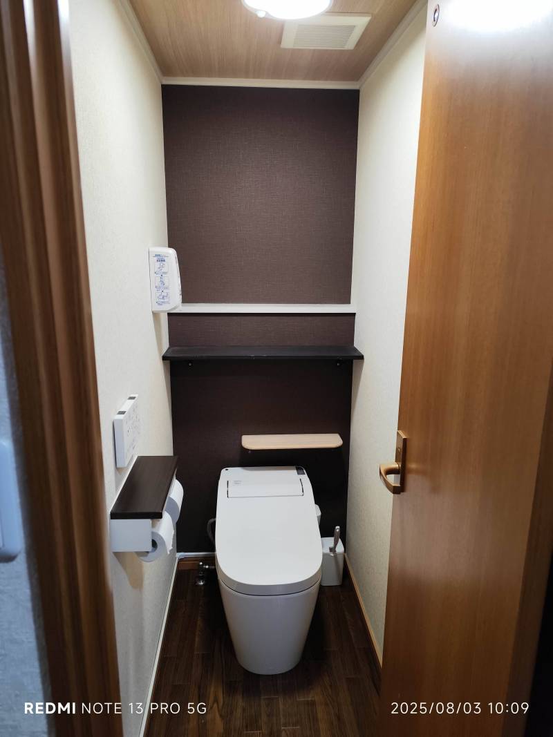 泡でトイレを洗う
全自動お掃除機能搭載アラウーノ完備